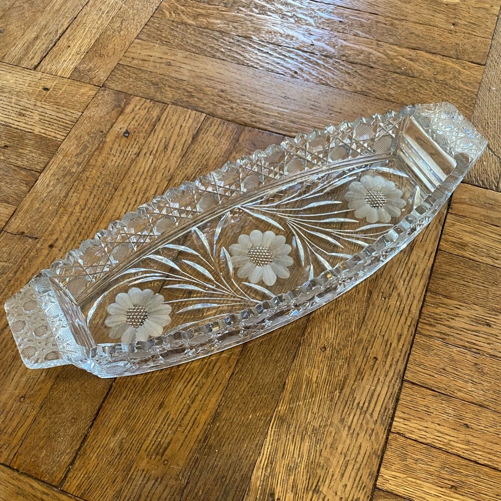 Crystal serving dish